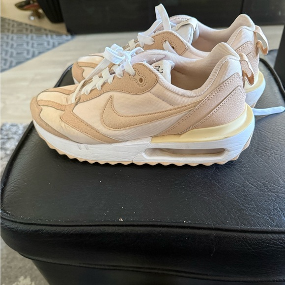 Nike Cream and White Athletic Shoes - Picture 2 of 4